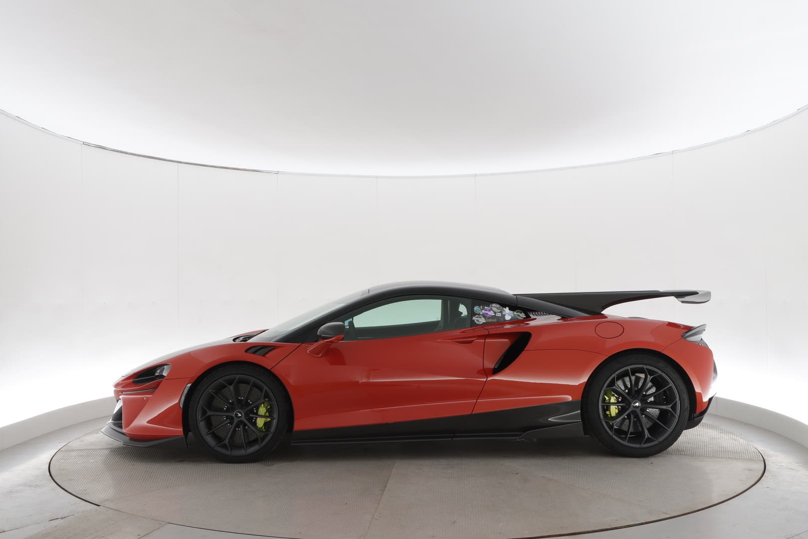 MCLAREN Artura