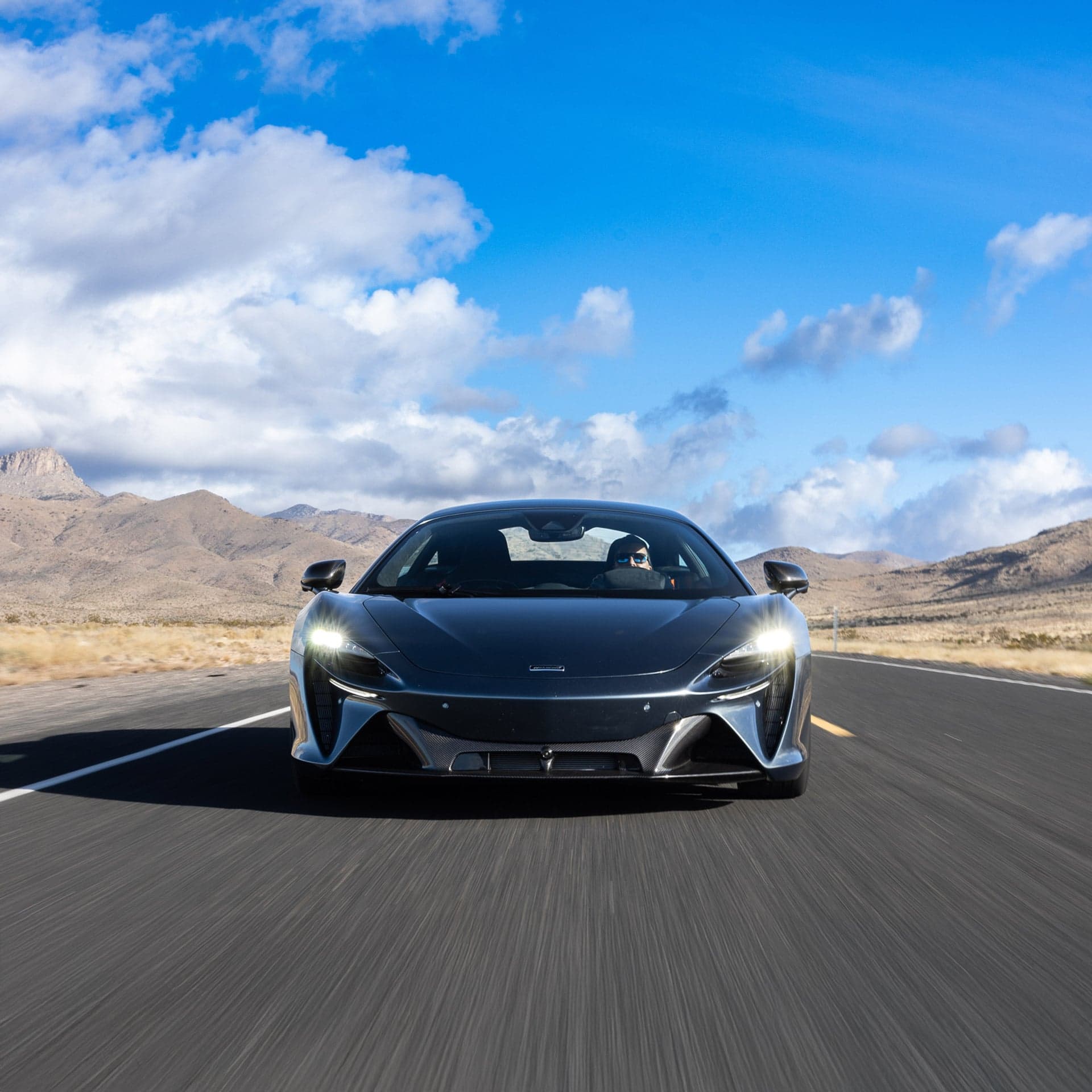 McLaren Artura V6 Hybrid